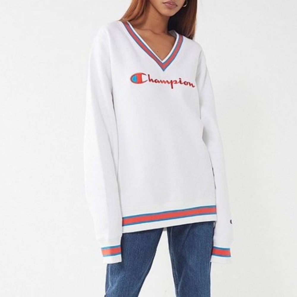 Champion UO EXCLUSIVE V-Neck Sweatshirt